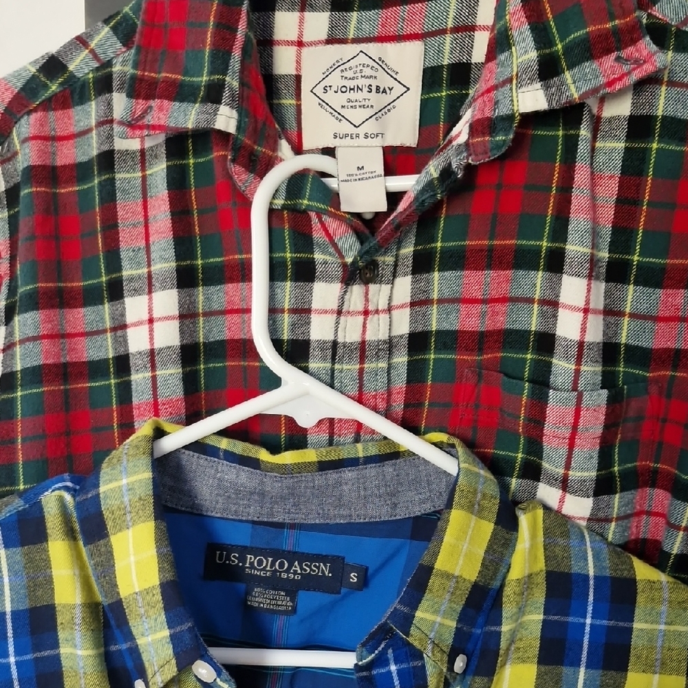 St. John's Bay"M" & US Polo "S" Men's Red, White & Green Plaid Button-Down Shirt